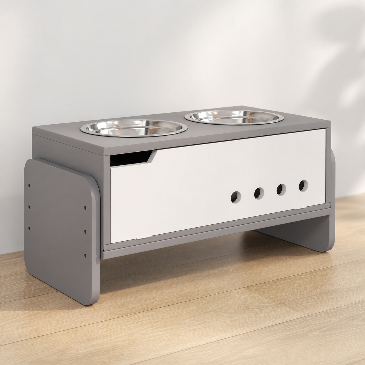 Side height adjustment points on the dog feeding station