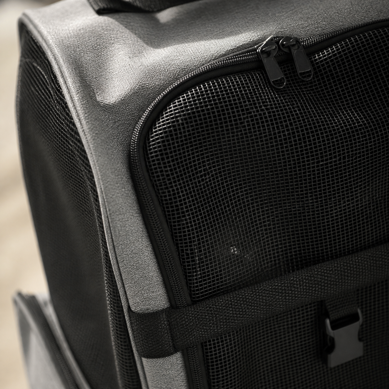 Wheeled Pet Carrier Backpack — Up to 4kg — material detail