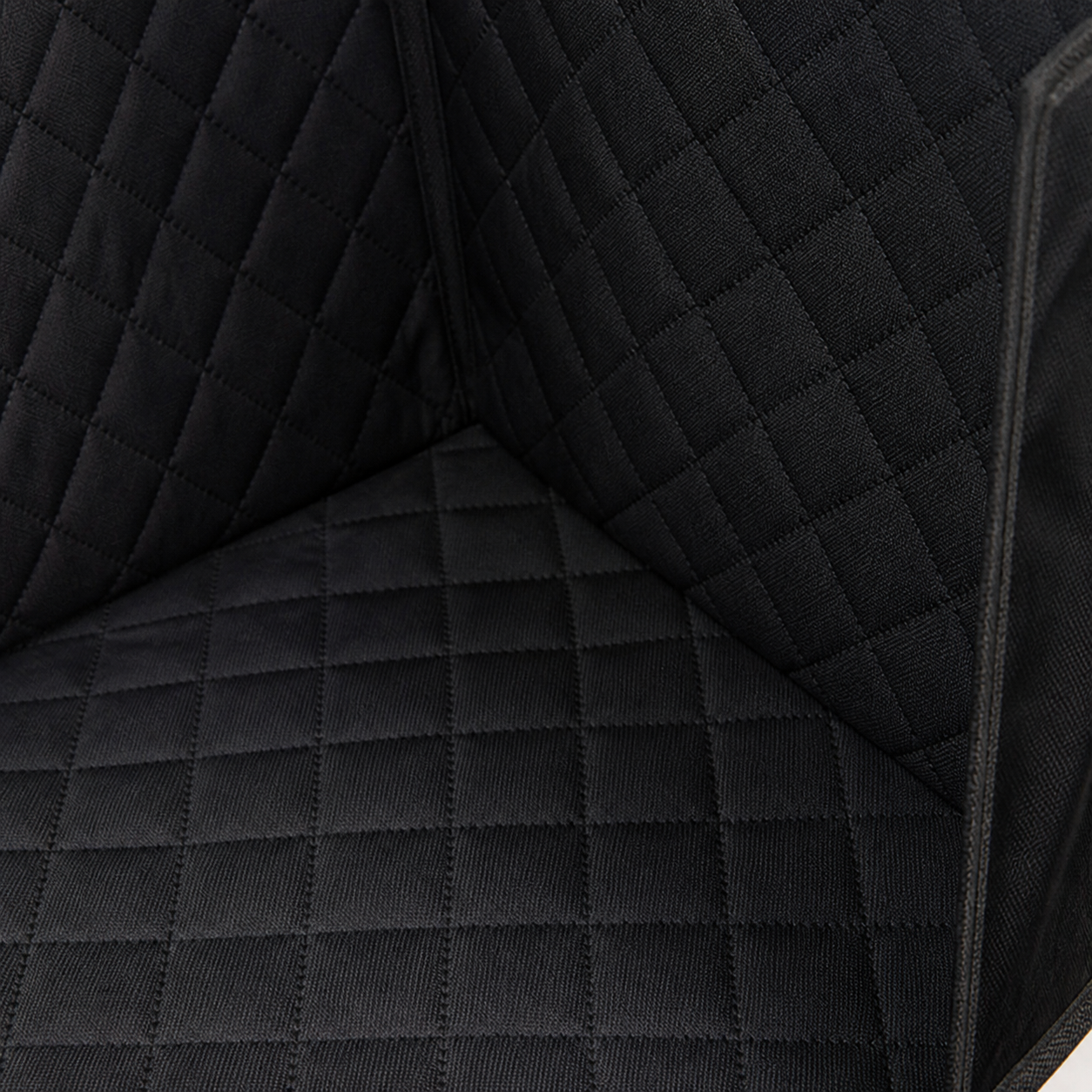 Split Rear-Seat Pet Cover — Shared Passenger Layout — material detail