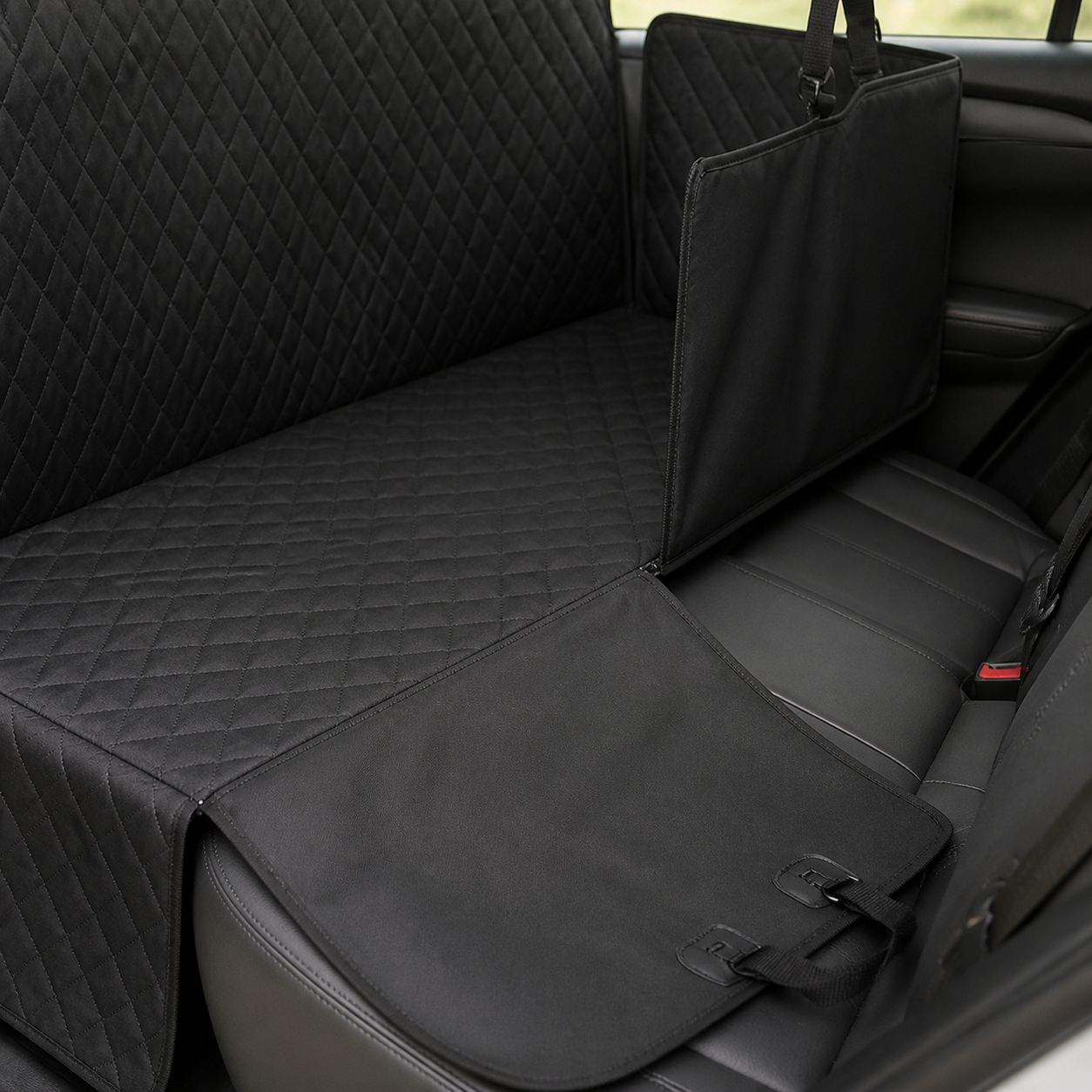 Split Rear-Seat Pet Cover — Shared Passenger Layout — key feature detail